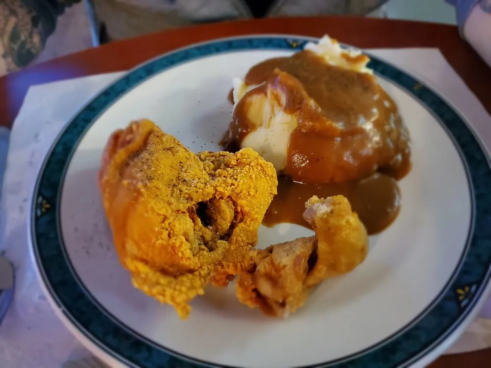 Fried Chicken with Mashed Potatoes